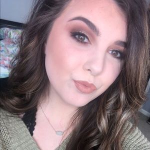 Meet your Posher, Courtney